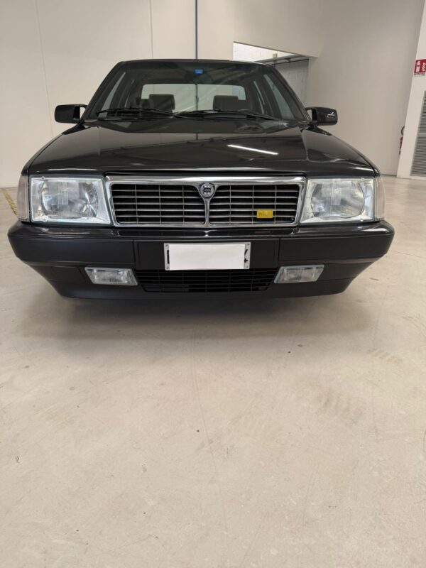 LANCIA THEMA 8.32 (THEMA FERRARI) - immagine 2